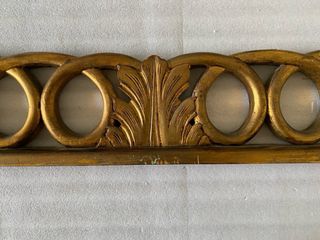 Elemento decorativo in legno dorato