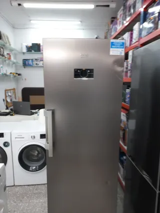 Congelador vertical beko