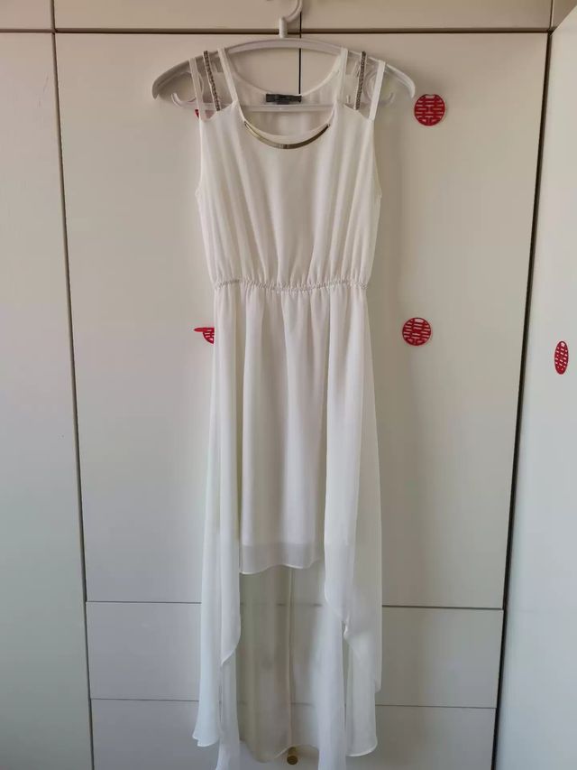 Abito bianco con spalline sottili