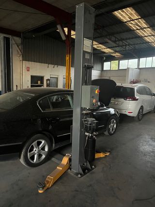 Elevador de dos columnas