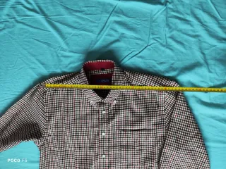 Camisa a cuadros marrón y roja