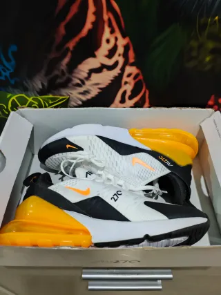 Nike Air Max 270 Naranja y Blanco