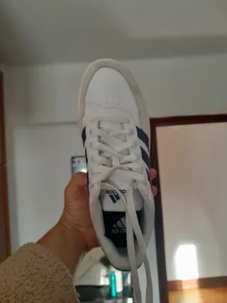 Zapatillas Adidas Blancas y Azules