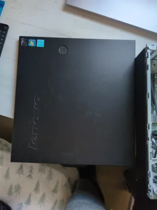PC Lenovo Negra