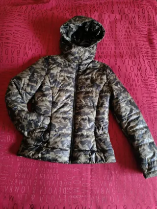 Chaqueta acolchada camuflaje mujer