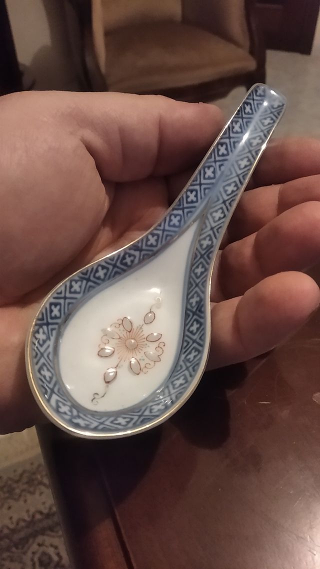 Ciotola e cucchiaio in porcellana cinese vintage