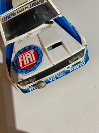 Coche Fiat 131 rally 1/25