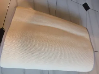 Alfombra infantil estrellas gris y blanco.