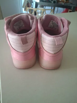 Scarpe bimba Minnie Mouse n. 33