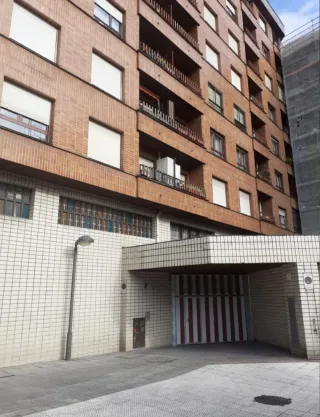 Se alquila parcela de garaje