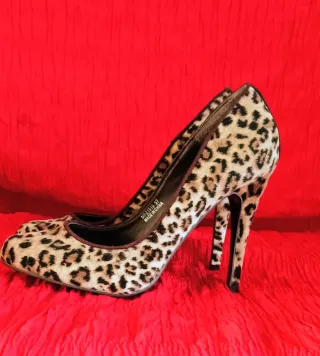 Zapatos de tacón elegantes sin estrenar hay 5