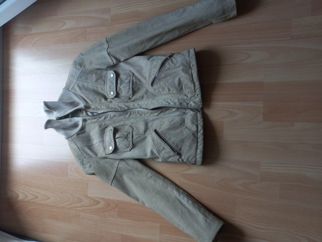 Cazadora piel vuelta beige con cuello alto de lana