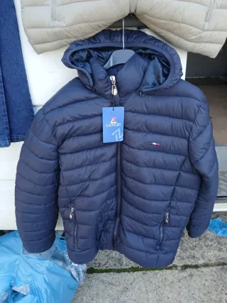 Pantalones cargo grises y negros