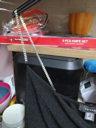 Vestido negro brillante con tirantes