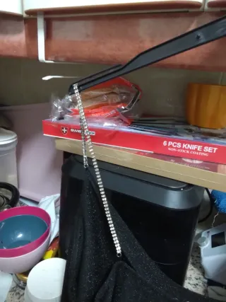 Vestido negro brillante con tirantes