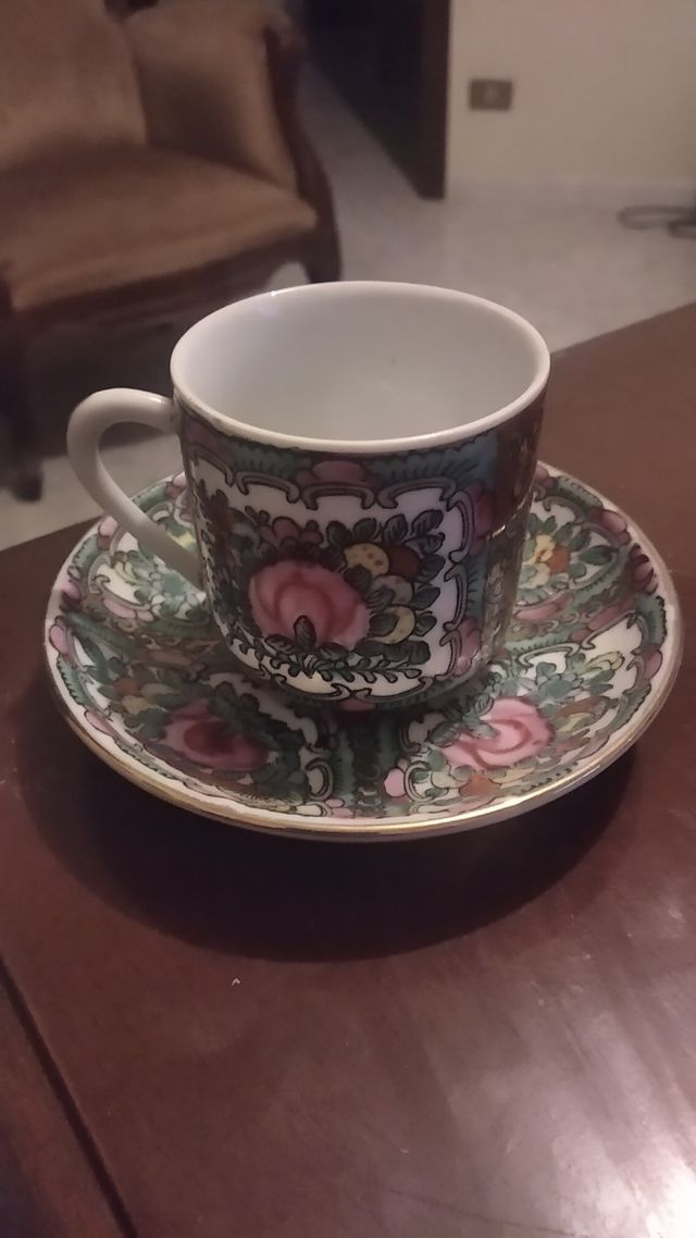 Tazzina da collezione in porcellana bone china