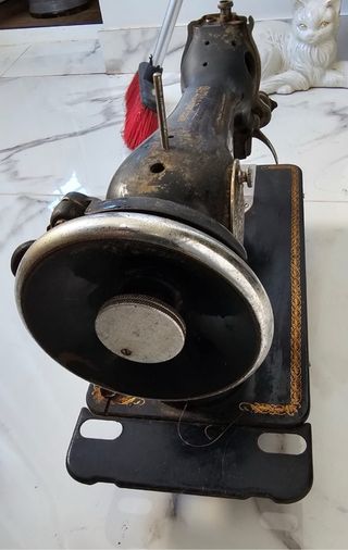 Máquina de Coser Alfa Antigua