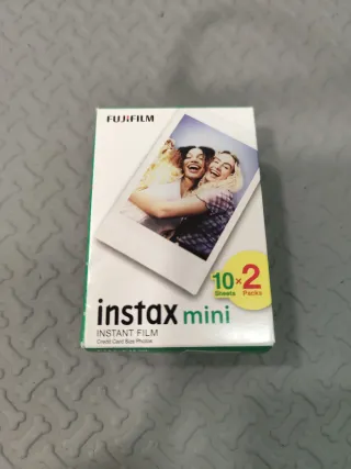 Cámara Instax Mini 11 Rosa + Rollo