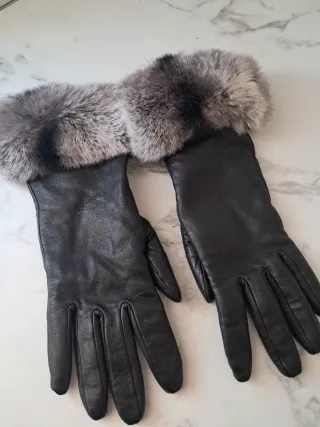 Guantes de Piel con Adorno de Pelo