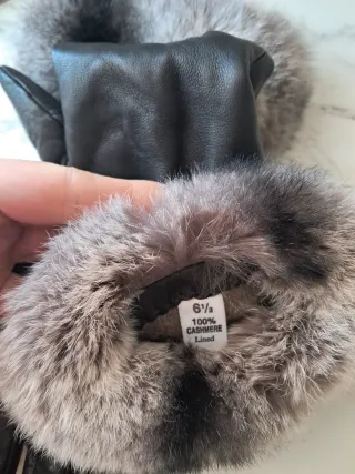 Guantes de Piel con Adorno de Pelo