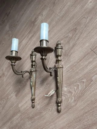 Applique in stile Luigi XVI dorati