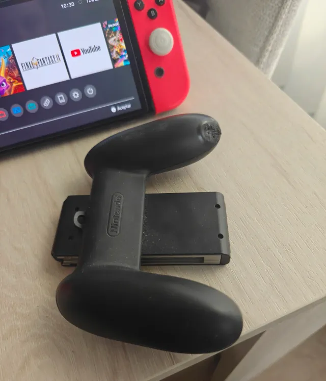 Nintendo Switch OLED Roja/Azul + Funda y protector