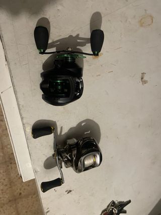 2 carretes de pesca nuevos