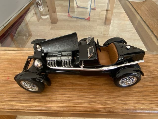 Alfa Romeo 2300 Monza 1934 Negro escala 1/18.