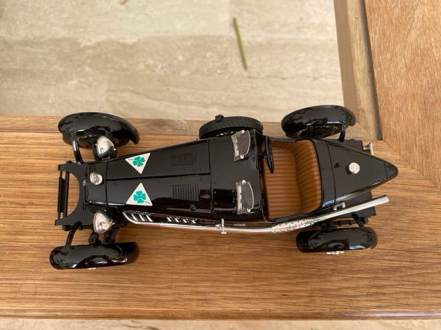 Alfa Romeo 2300 Monza 1934 Negro escala 1/18.