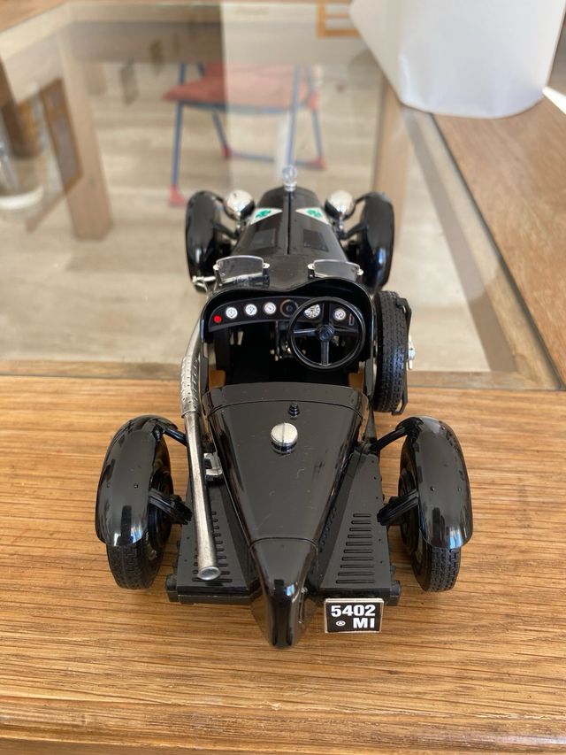 Alfa Romeo 2300 Monza 1934 Negro escala 1/18.