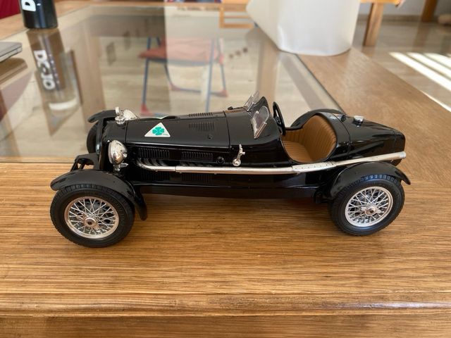Alfa Romeo 2300 Monza 1934 Negro escala 1/18.