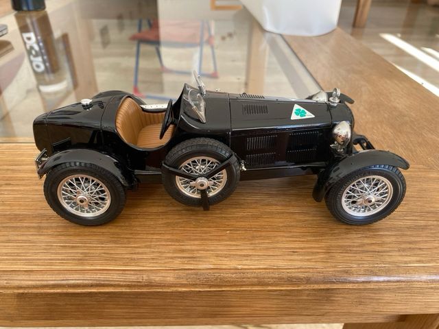 Alfa Romeo 2300 Monza 1934 Negro escala 1/18.