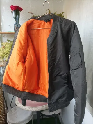 Cazadora Bomber acolchada verde militar