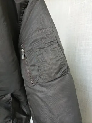 Cazadora Bomber acolchada verde militar