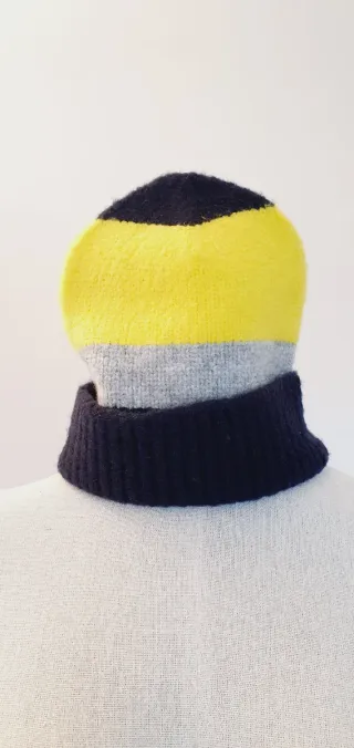 Cappello OVS righe nero, grigio, giallo