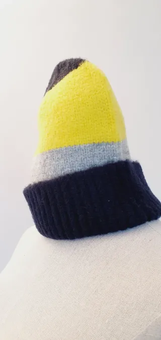 Cappello OVS righe nero, grigio, giallo