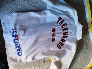 Kimono Taekwondo Furyo Blanco y Amarillo