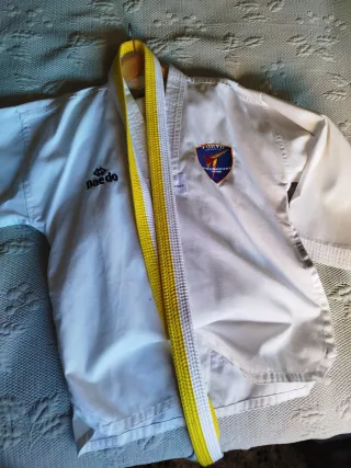 Kimono Taekwondo Furyo Blanco y Amarillo