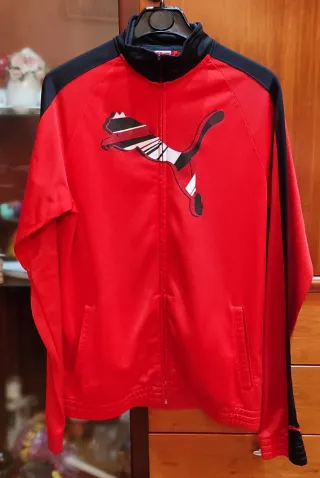 Chaqueta deportiva Puma roja