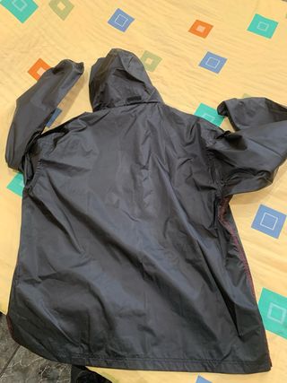 Chubasquero Quechua Negro Talla 2XL