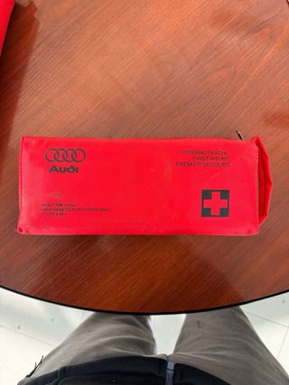 Audi - Botiquín de primeros auxilios