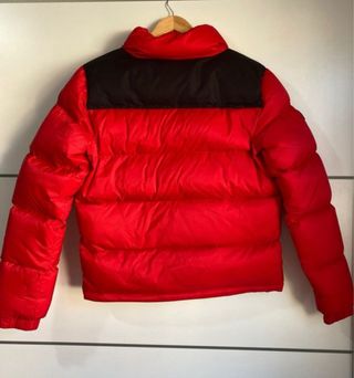 Chaqueta plumífero Superdry roja y negra