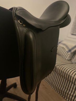 Montura Doma Clásica County Negra