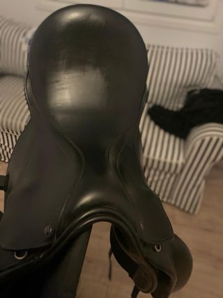 Montura Doma Clásica County Negra