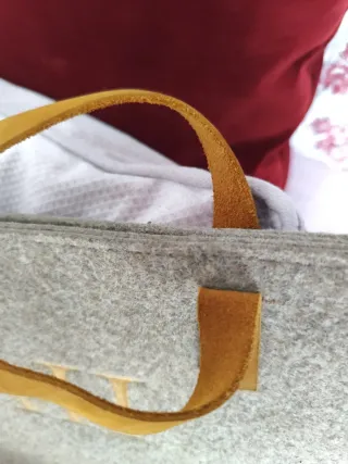 Bolso de fieltro grande, beige con iniciales AH