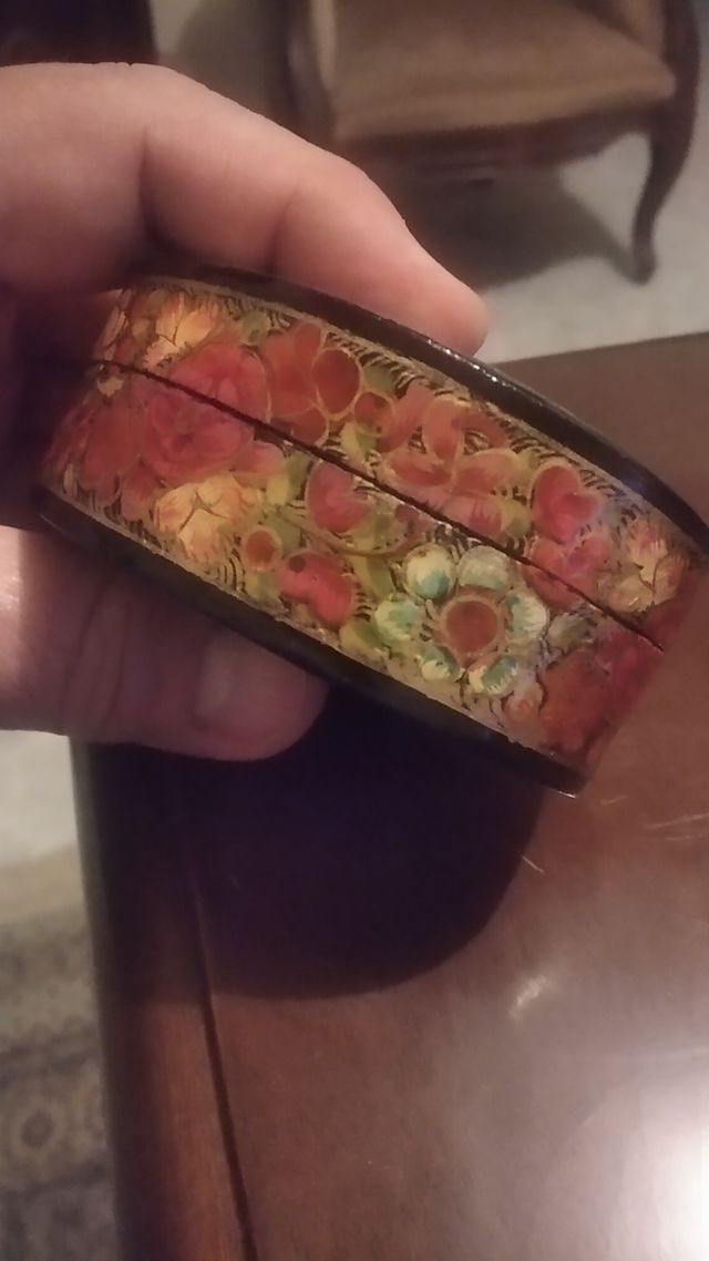 Portagioie vintage in legno laccato dipinto a mano