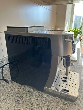 Cafetera DeLonghi Magifica S Smart + Kit Mantenimi