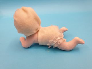 bambola bambolina in ceramica