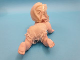 bambola bambolina in ceramica