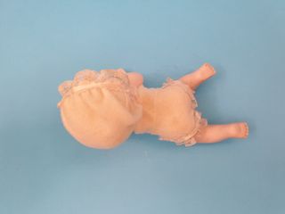 bambola bambolina in ceramica